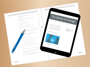 Auf einem Tisch liegt eine Lerneinheit mit Stift und einem Tablett, dass ebenfalls eine Lerneinheit zeigt.