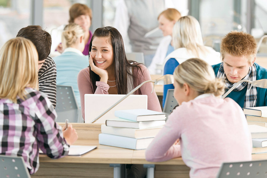 Eine studentische Arbeitsgruppe an der Hochschule